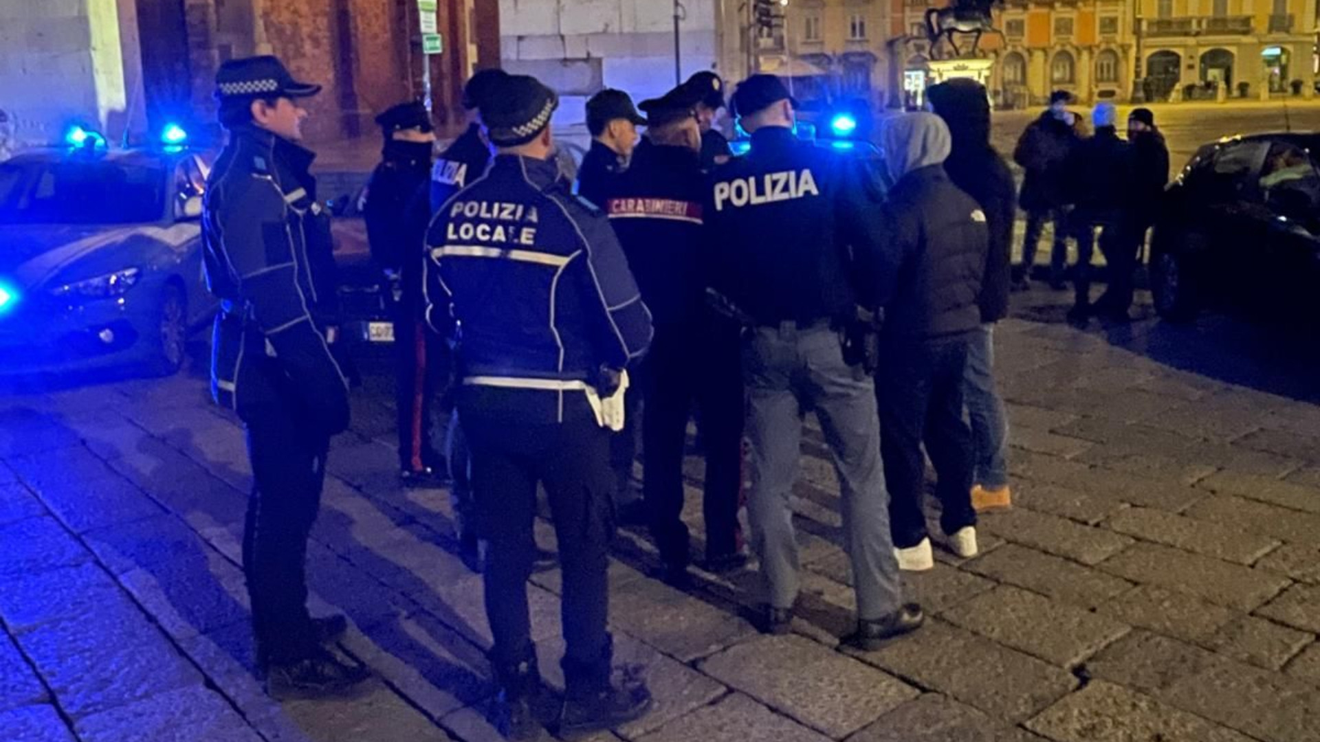 Ancora movida violenta, giovane piacentino aggredito e picchiato all'uscita dal locale