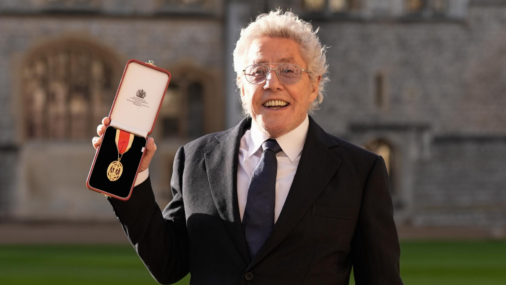 Sir Roger Daltrey: «Accetto questo titolo a nome di tutti coloro che lavorano per il Teenage Cancer Trust. Da rocker, nato nella "working class", questo è un sogno»