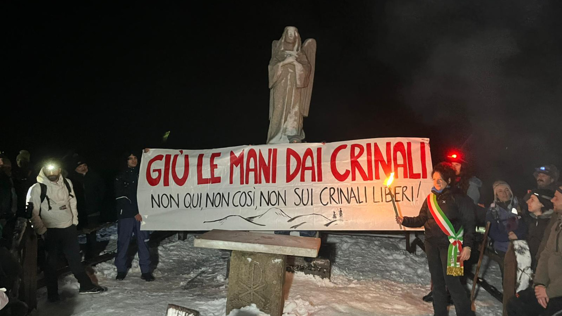 Il caso Crociglia sul Tg5: la battaglia anti-eolico conquista i riflettori nazionali