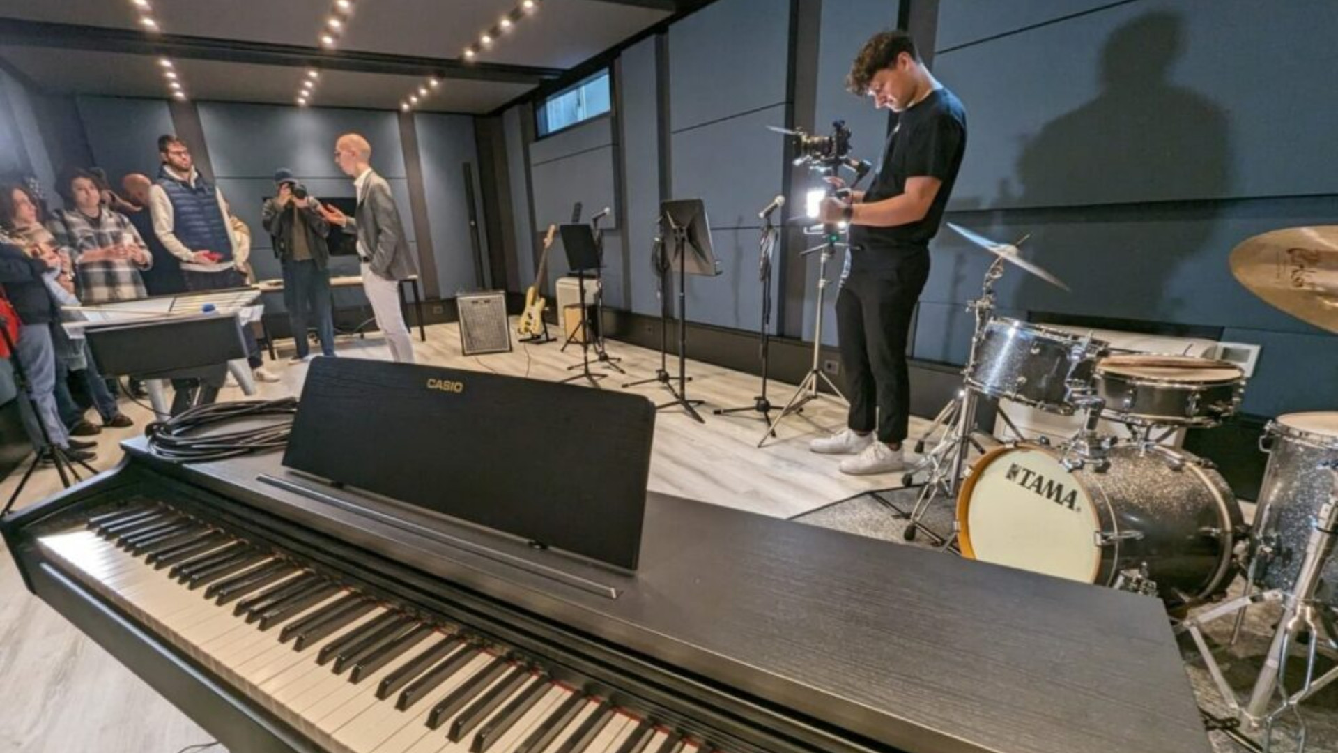 Dietro le quinte del suono: al Nicolini un seminario sulla regia della registrazione