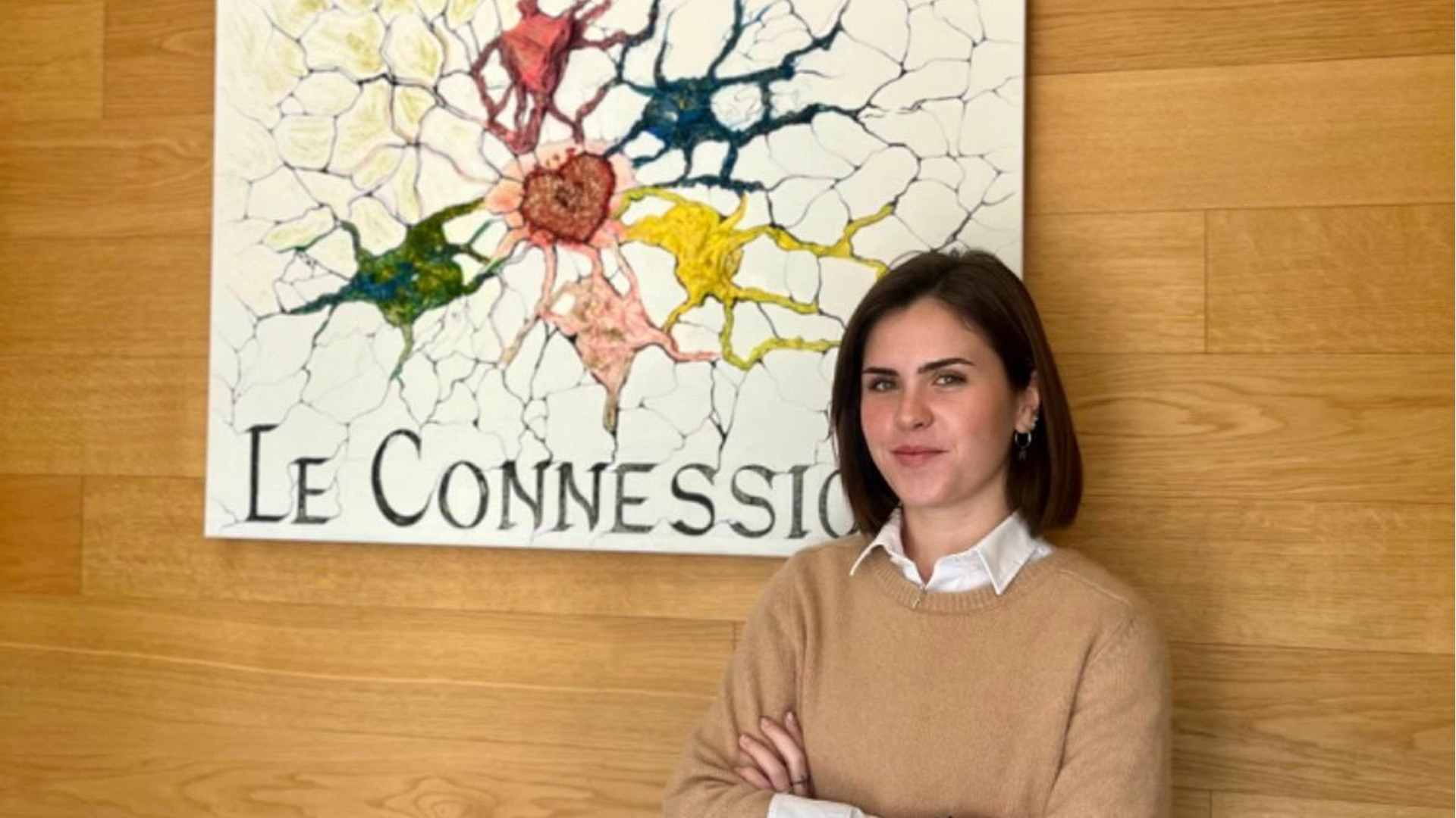 Francesca Decarli all’ingresso dello studio Le Connessioni