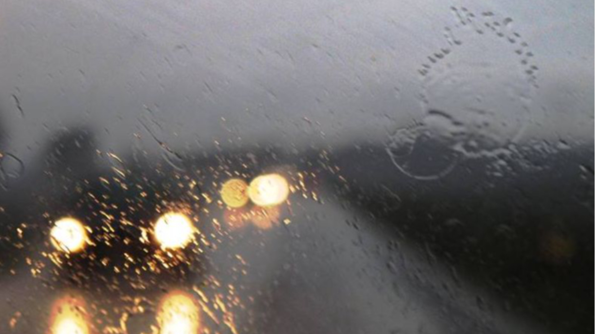 Pioggia e fiumi in piena, allerta meteo per domani