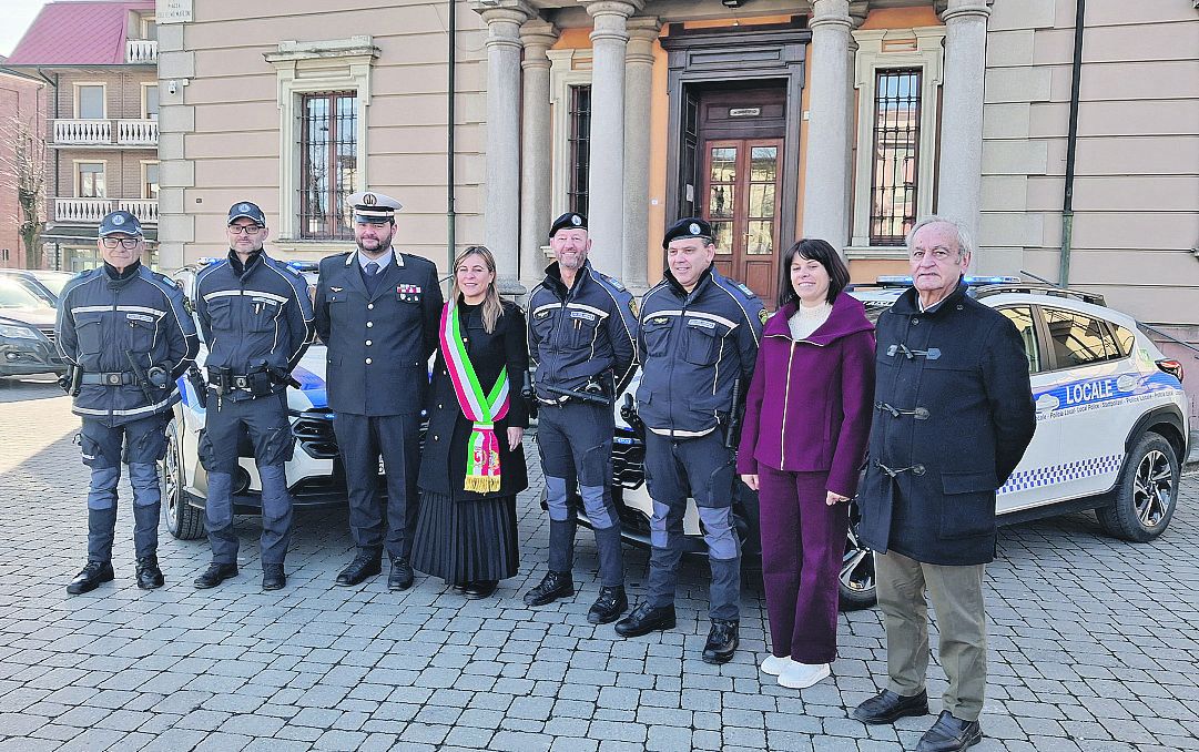 Polizia locale di Rottofreno con alcuni amministratori