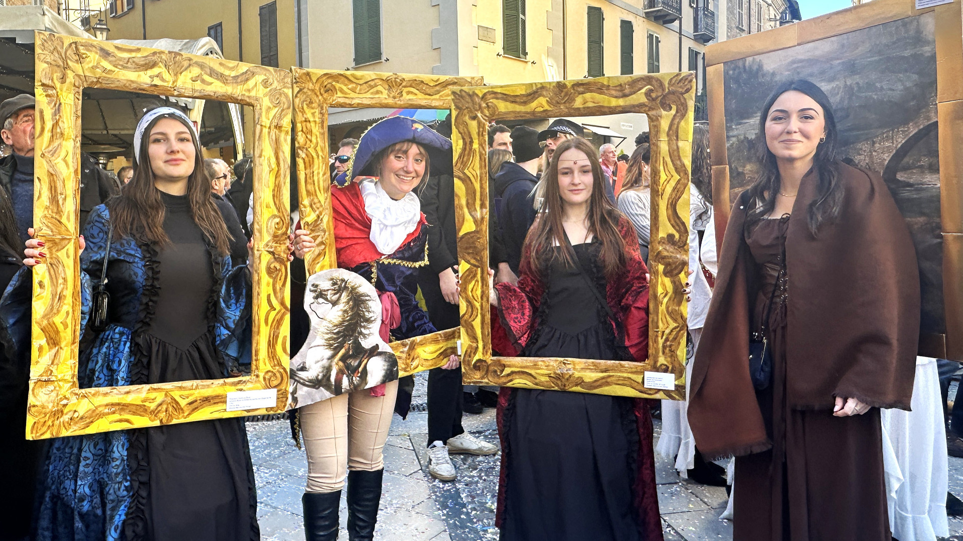 Folla a Bobbio con nove carri e la Gioconda torna a casa