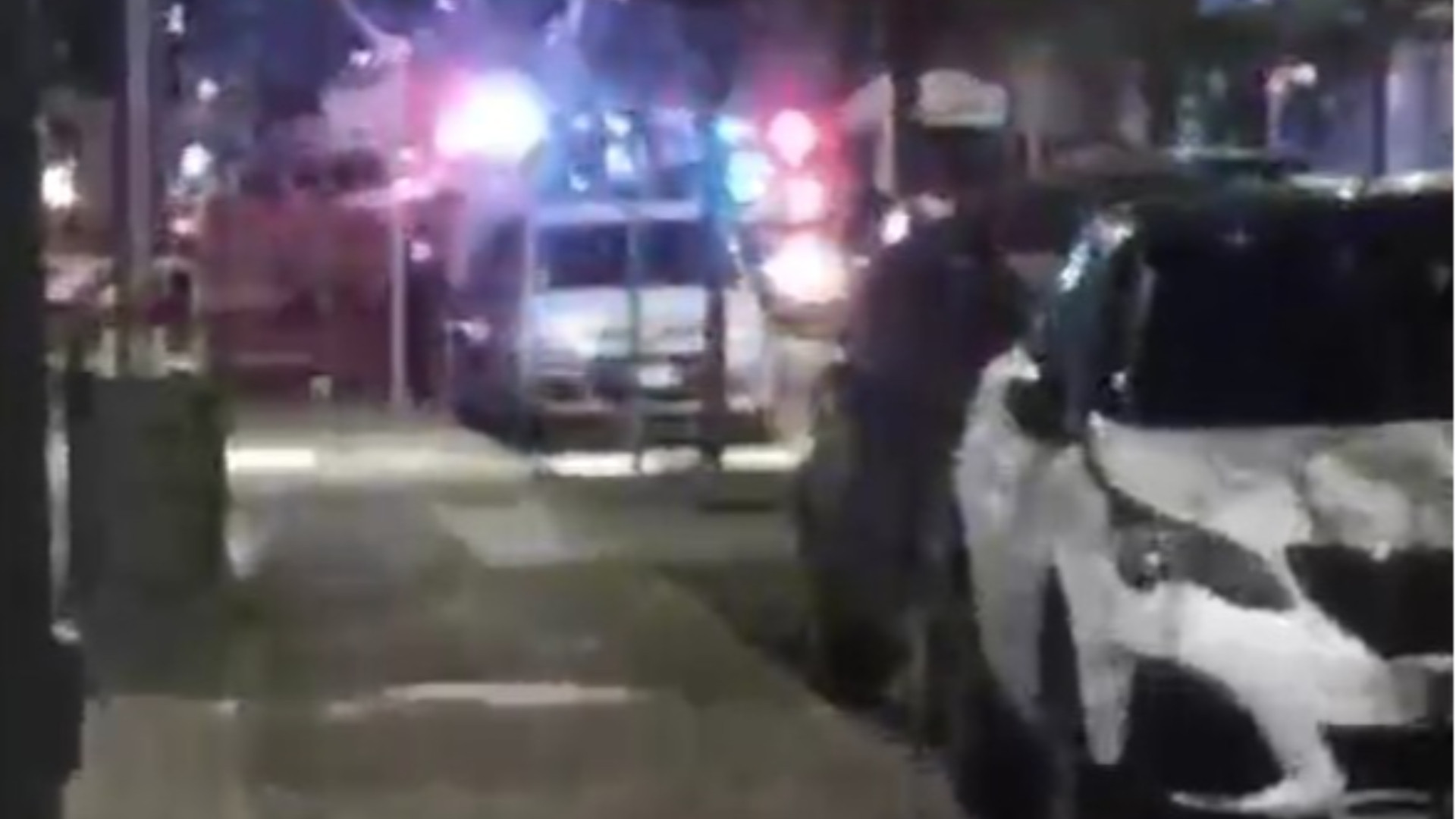 Incendio in un appartamento di via Dante, anziana coppia in ospedale