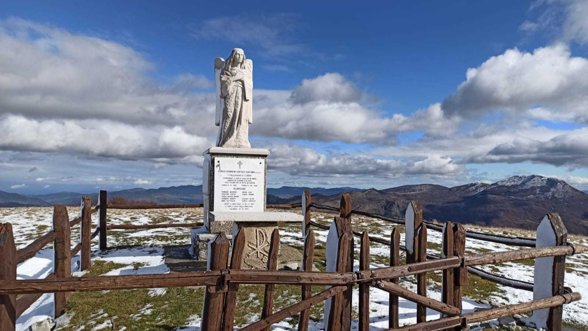No al parco eolico sul Crociglia, la protesta arriva in città