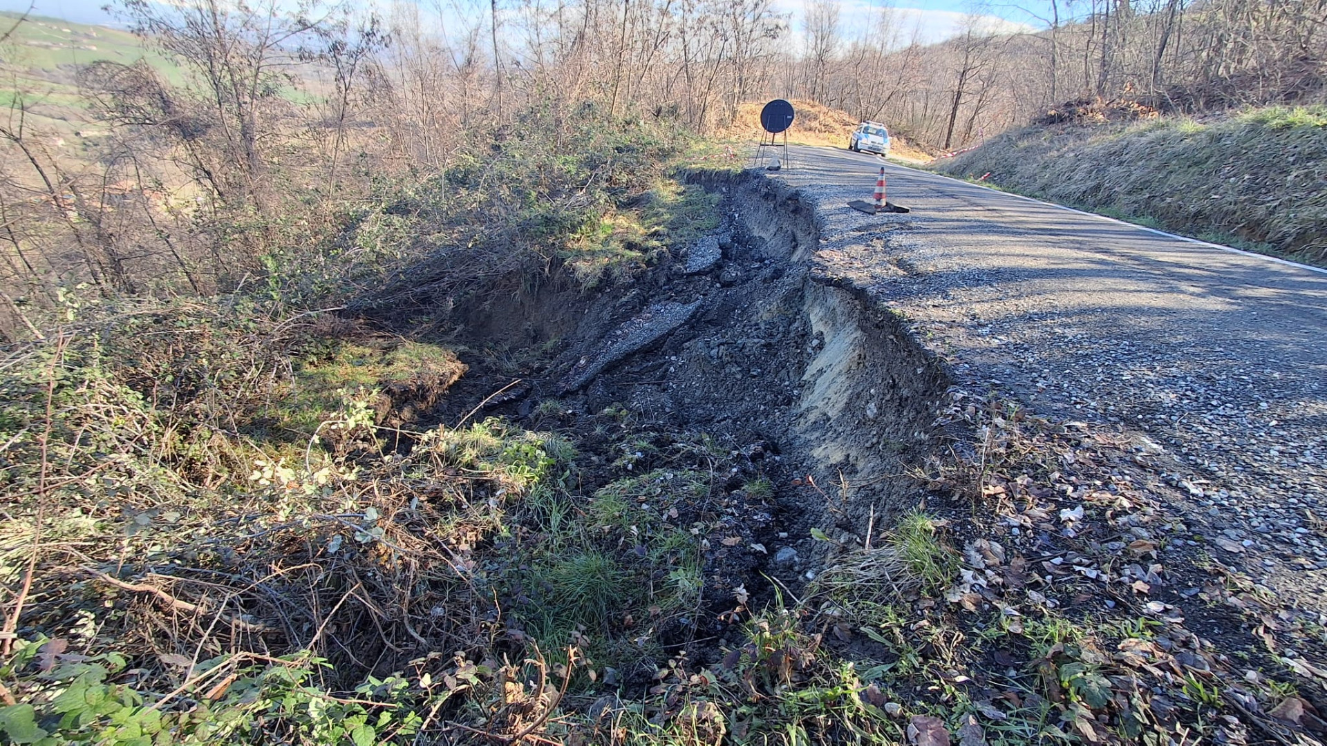 Frana la strada sopra Piozzano