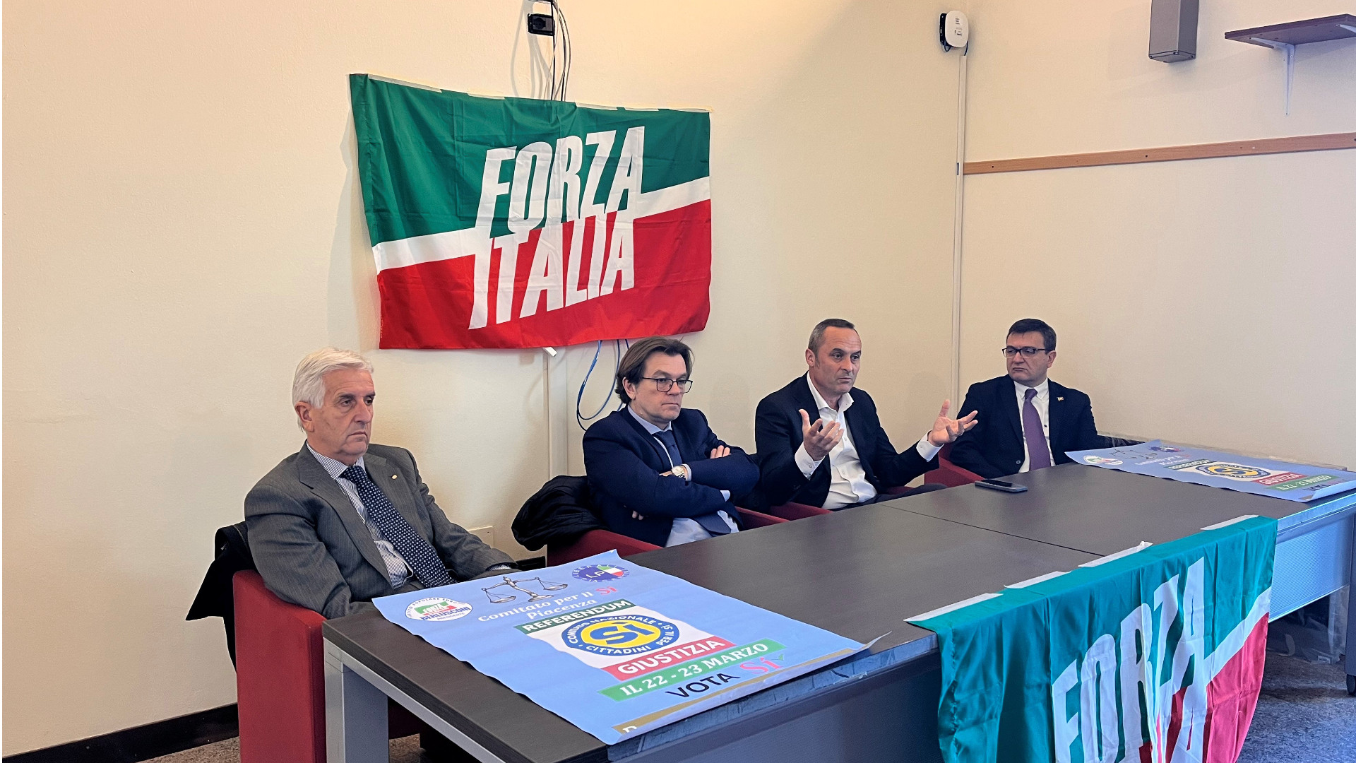 Antonino Coppolino, Pietro Vignali, Enrico Costa e Marcello Minari al tavolo dei relatori