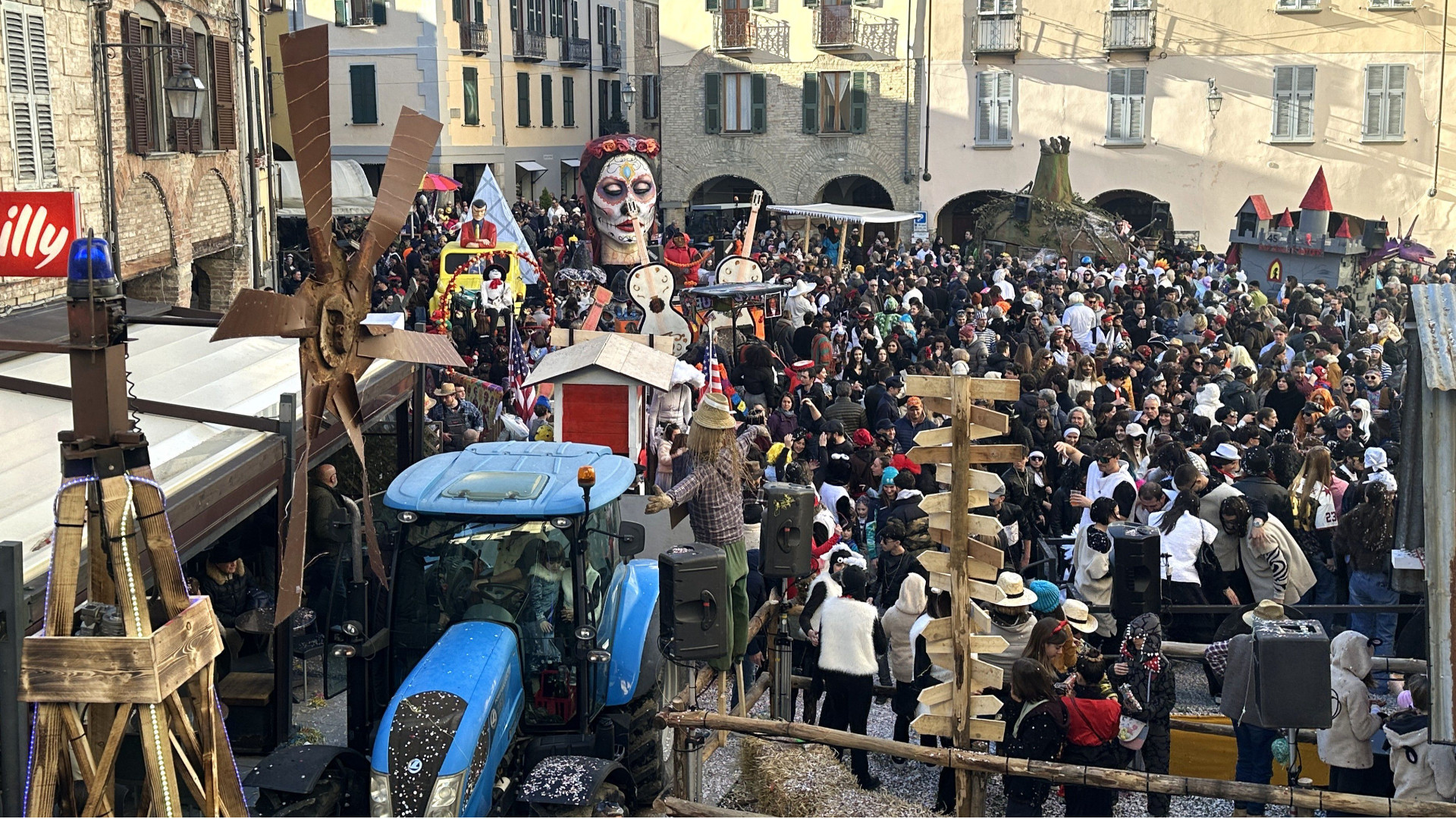 Una immagine del carnevale di Bobbio - foto Zangrandi
