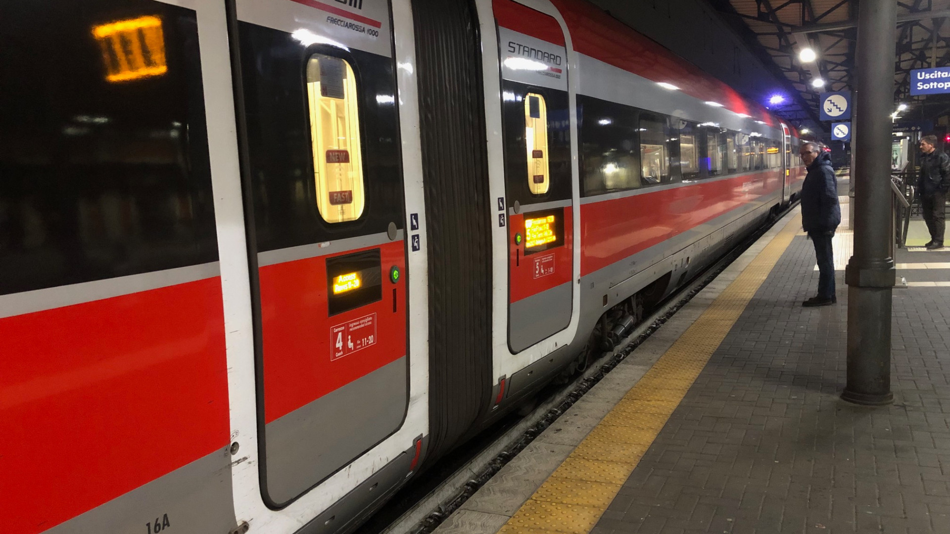 Rubano 5 cellullari in stazione a Piacenza, arrestati dalla Polfer