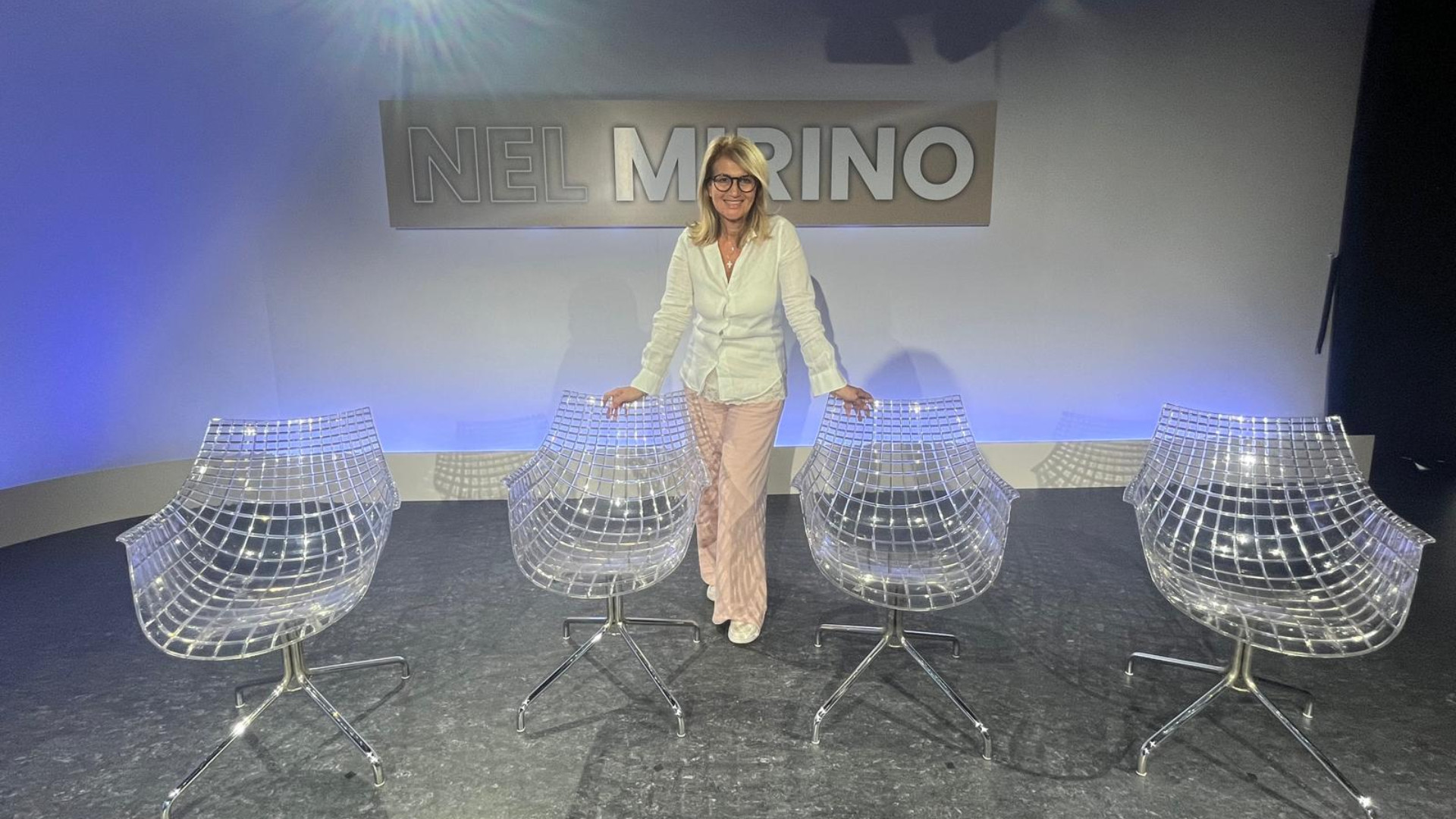 Senza cellulari a scuola, svolta educativa o provvedimento simbolico? A Nel Mirino