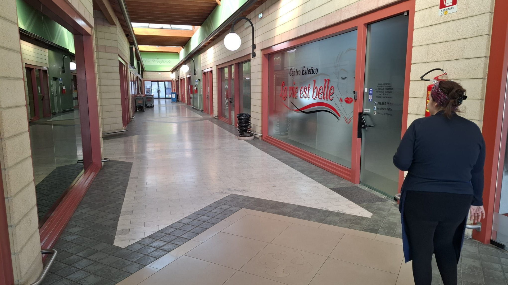 Chiusura Sigma, estetista "prigioniera" della galleria le Cupole