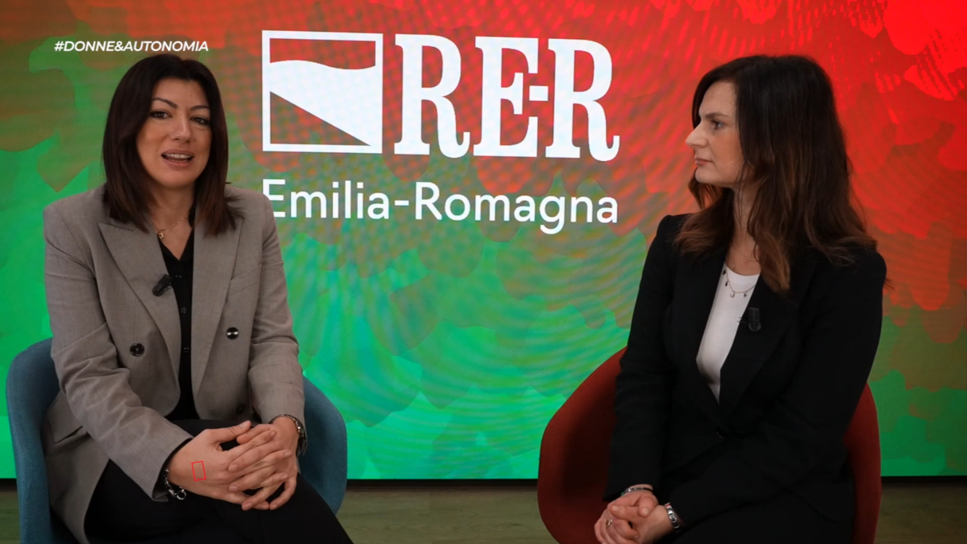 Da sinistra Gessica Allegni, assessora regionale alle Pari opportunità e la conduttrice Nicoletta Marenghi