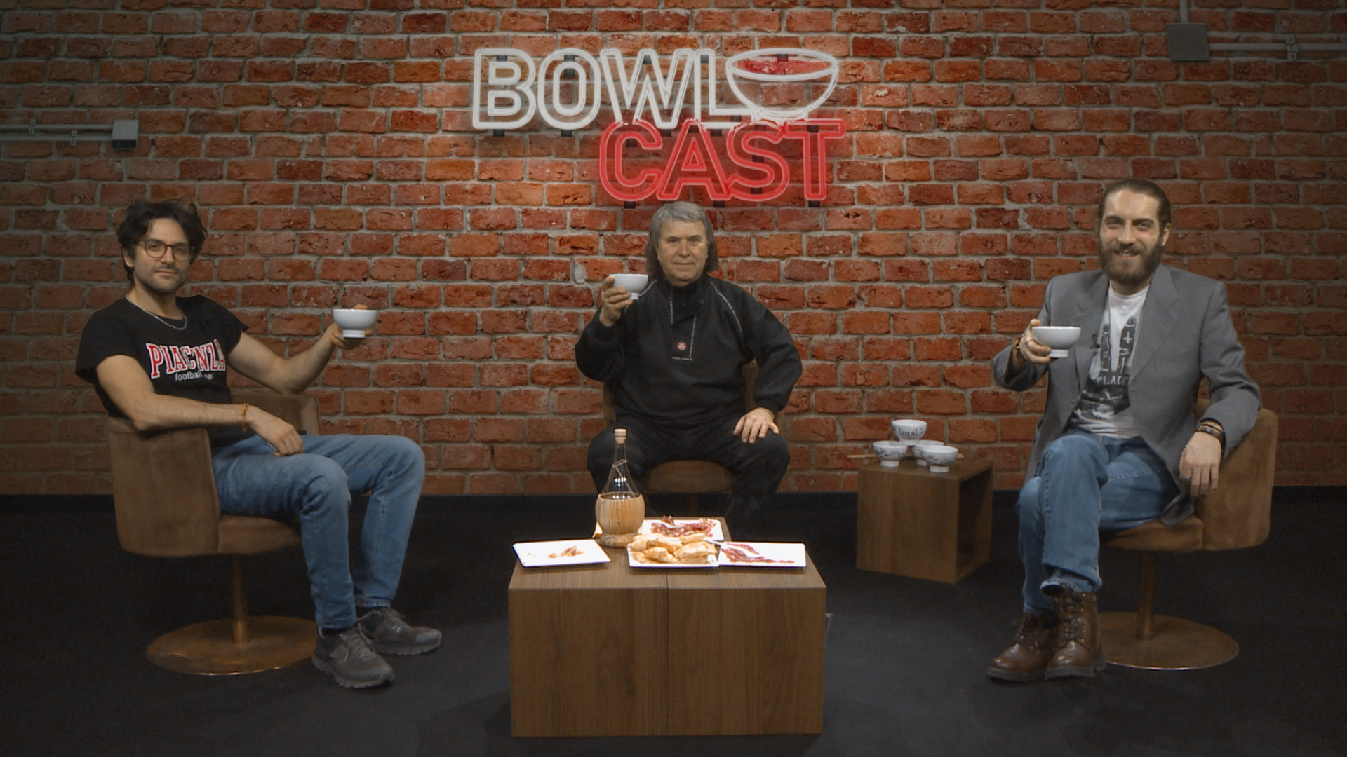 Nunzio Favia (al centro) nello studio di Bowlcast insieme a Marcello Tassi e Danilo Di Trani
