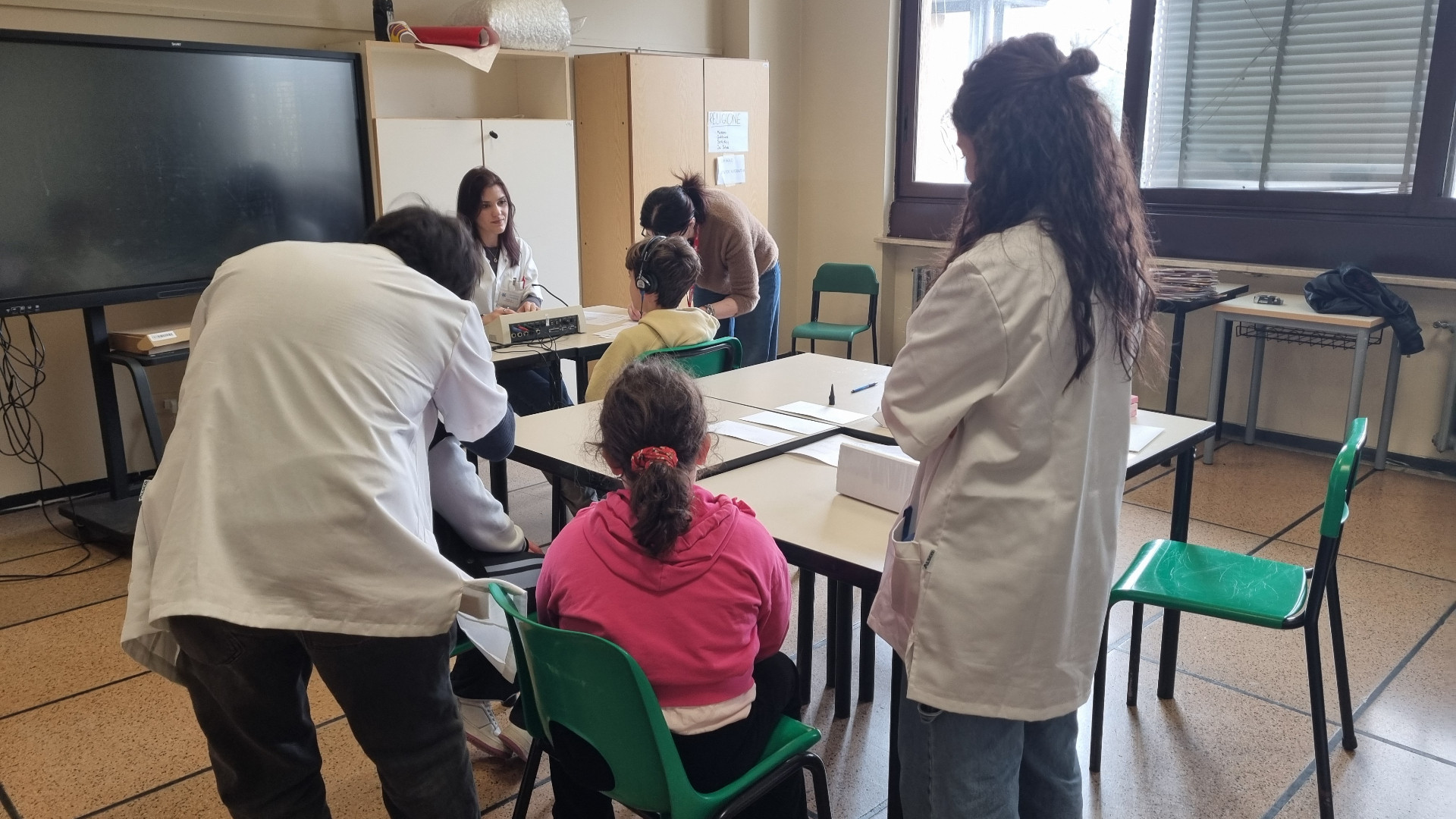 Esame audiometrico per 260 alunni della scuola Pezzani