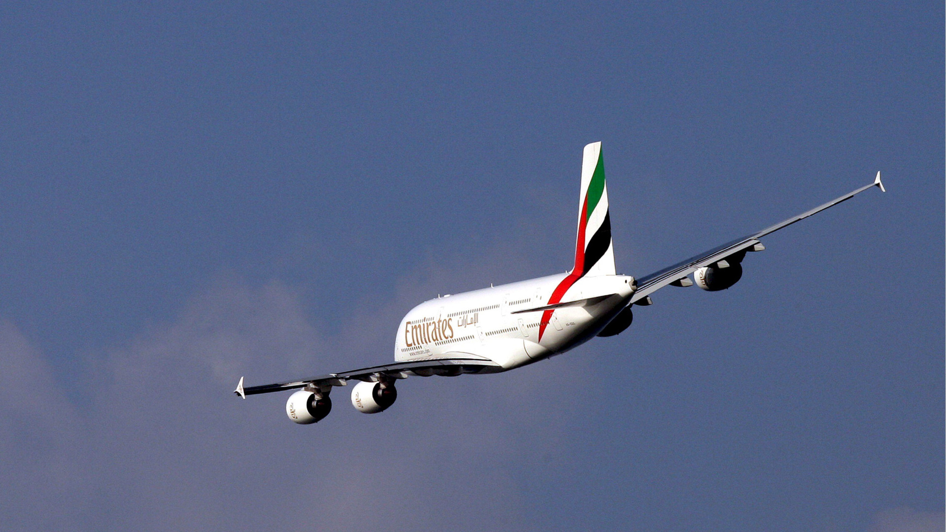 Aereo da Dubai nella notte, rientrata la piacentina che deve donare il midollo