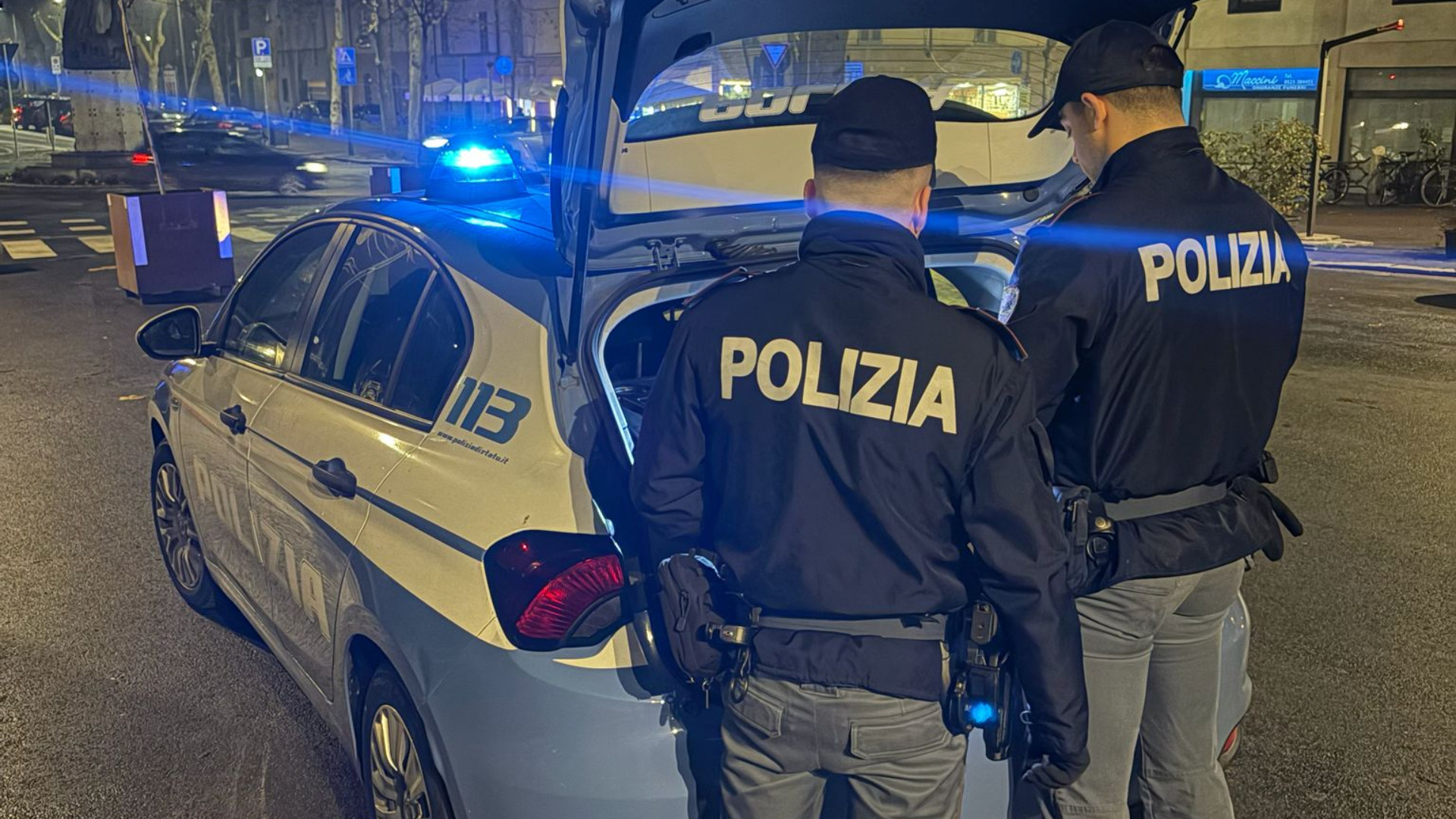 La polizia sequestra dosi cocaina e hashis nei pressi del Pubblico Passeggio