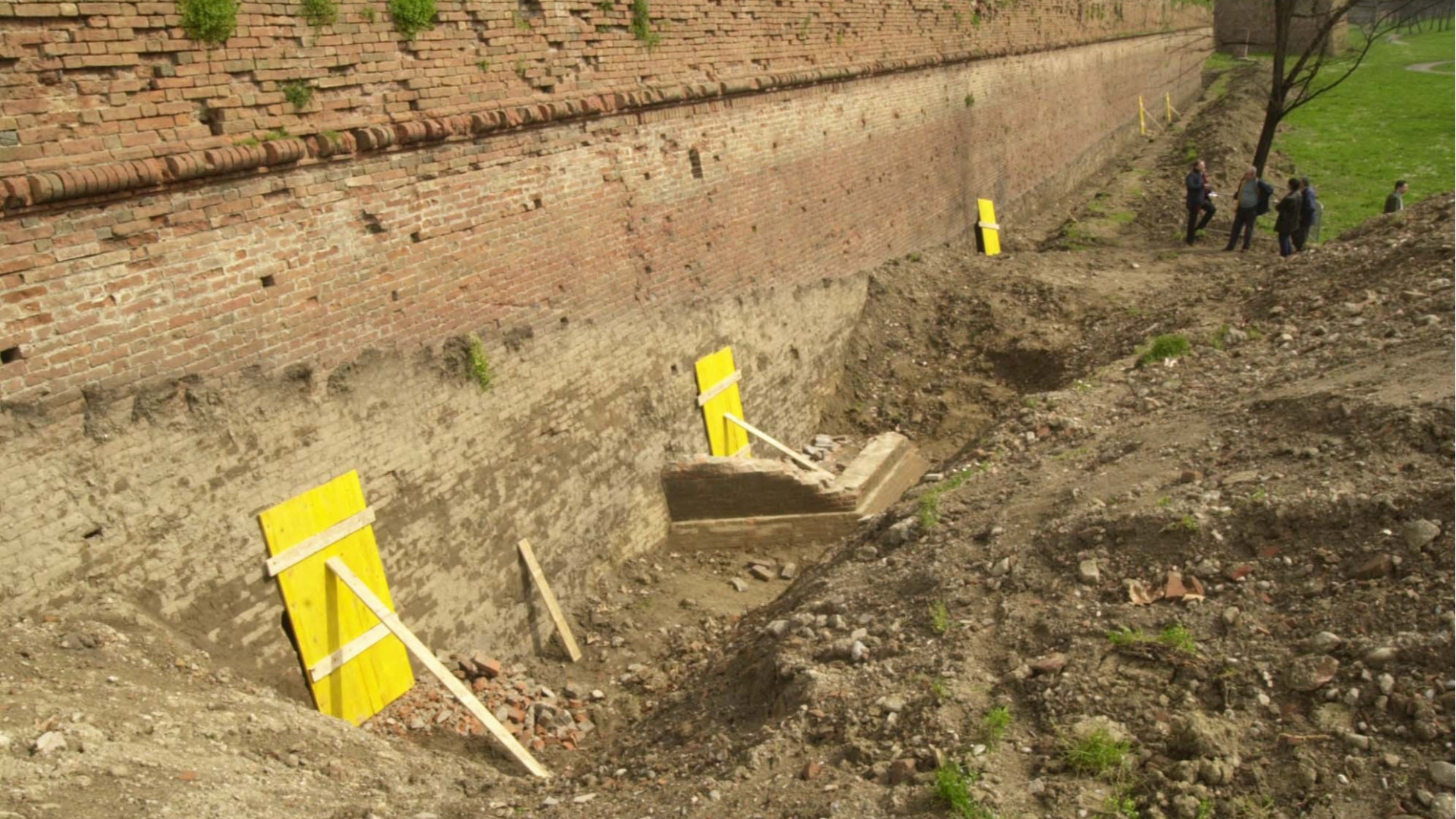 Piacenza, i bunker e la guerra dei droni. «Tornano di moda i rifugi di 80 anni fa»