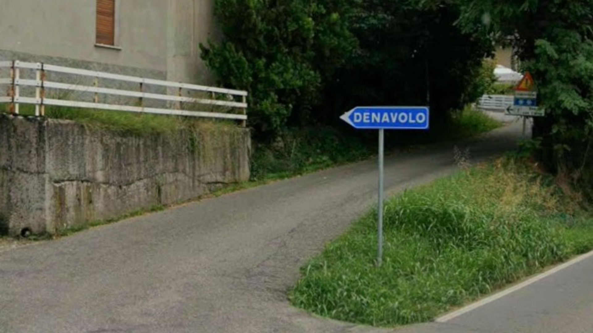 L'imbocco della strada per Denavolo