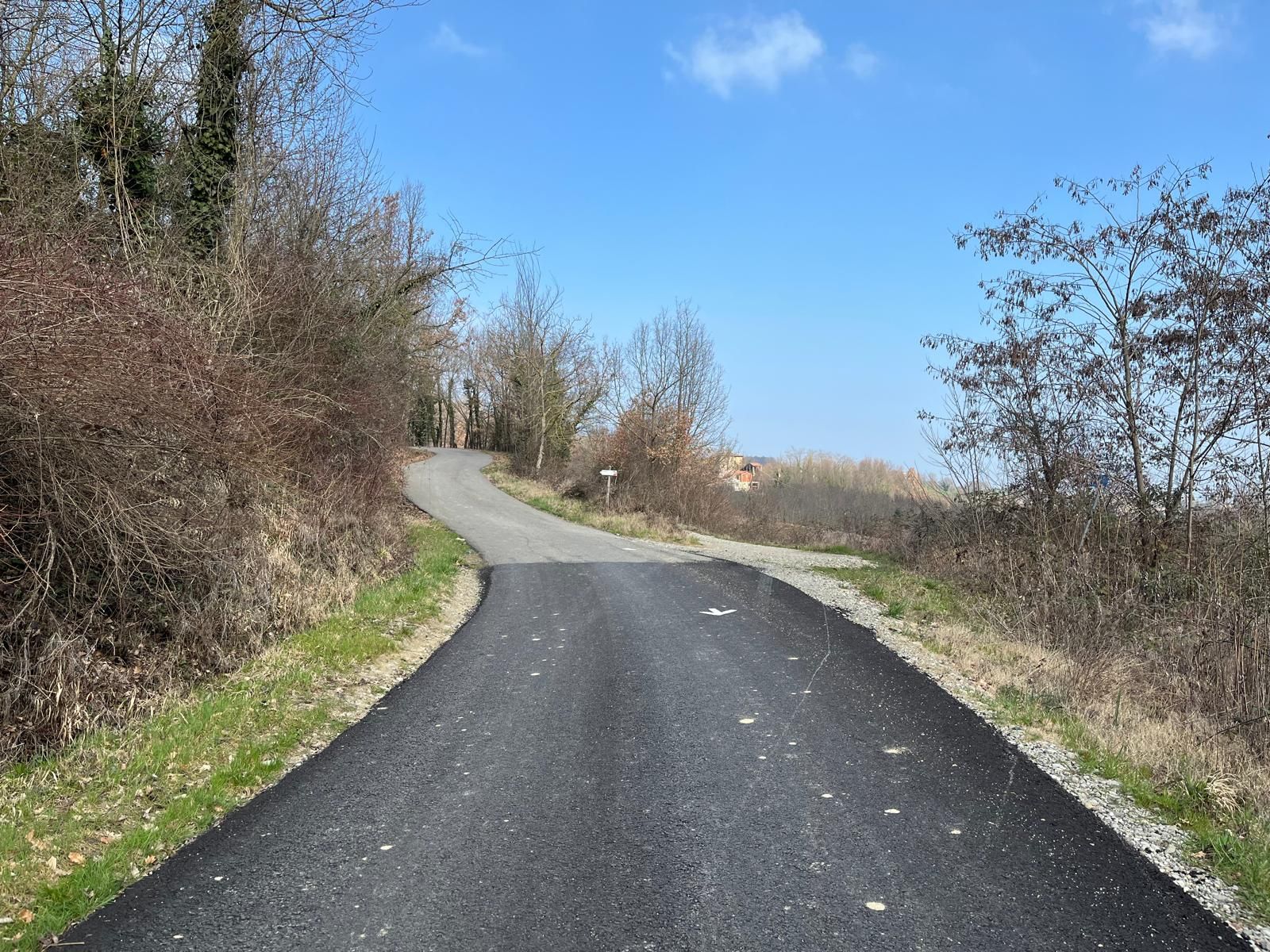 Pontedellolio: uno dei tratti sistemati nel 2021 sulla strada per Sarmata