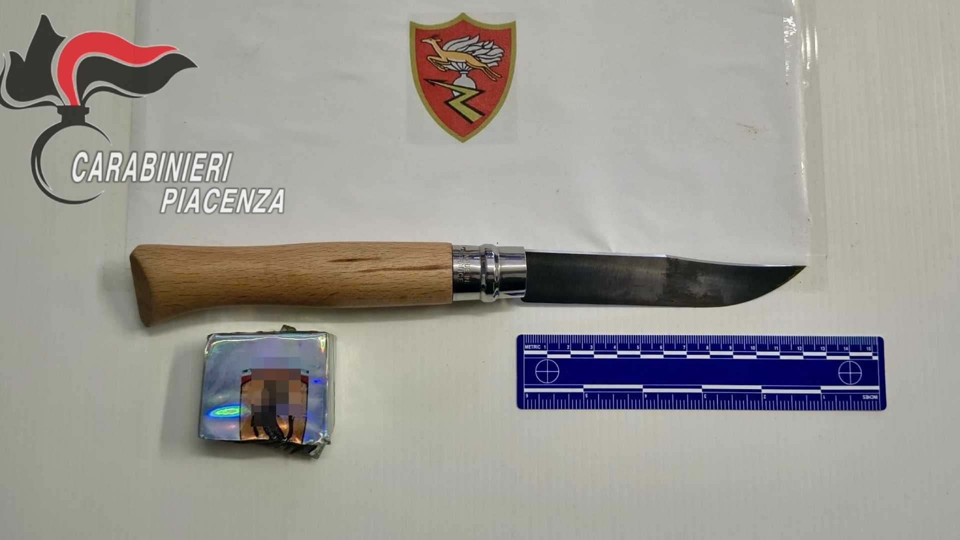 Sul treno con hashish e coltello: denunciato un minorenne