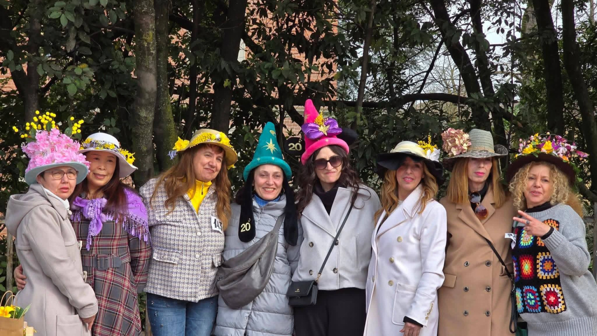 Gara del cappello più stravagante, a Vicobarone la creatività al femminile
