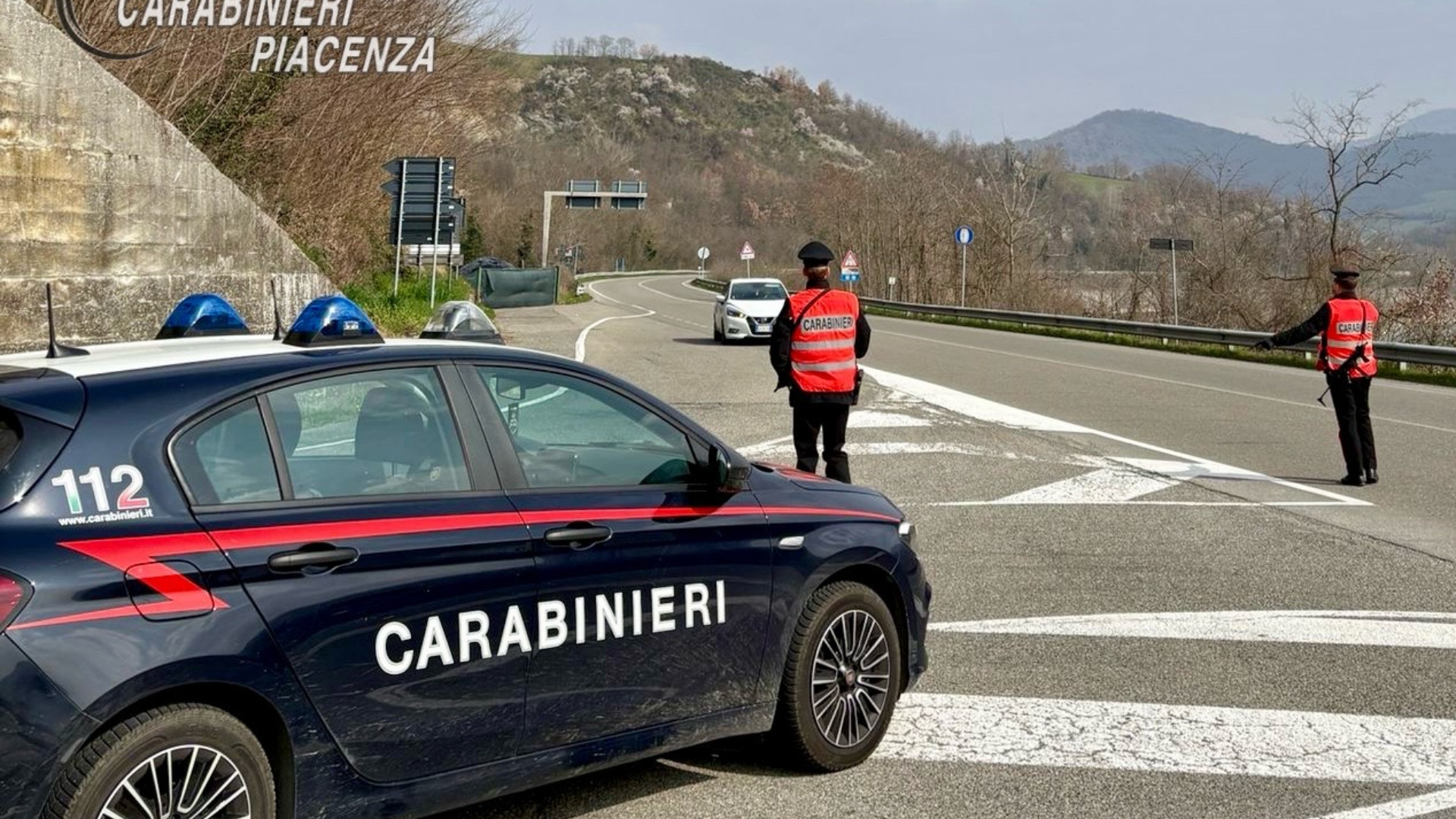 Sorpassi azzardati e velocità elevate, multe dei carabinieri sulla 45