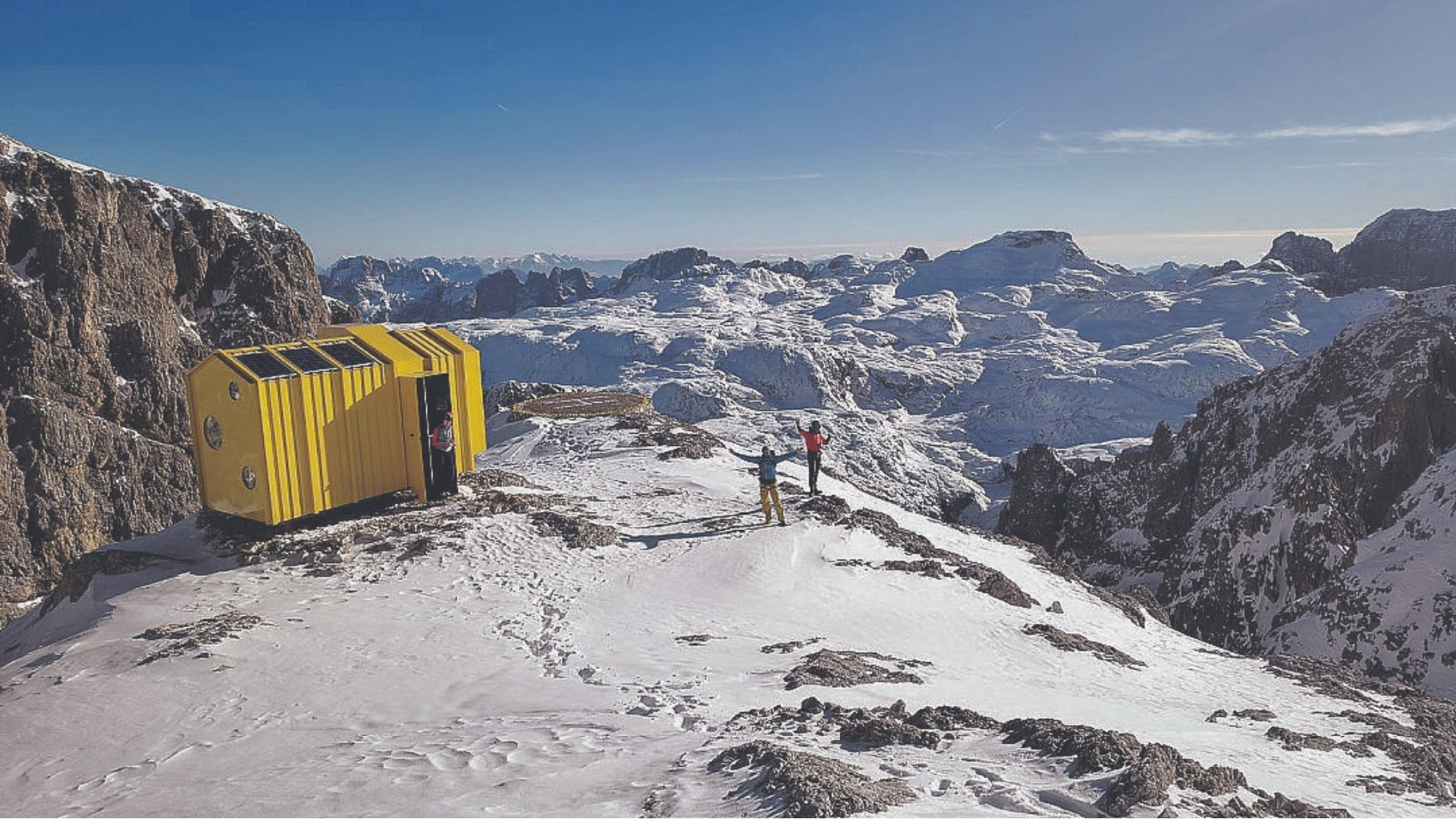 Un'immagine di repertorio del bivacco pubblicata dal Soccorso alpino
