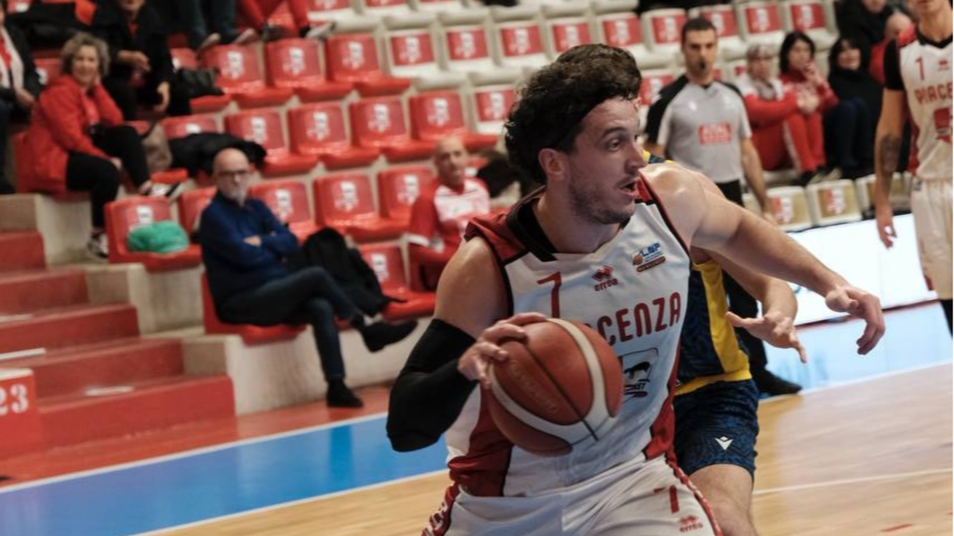 Ricci cambia maglia, ma non città: va all'Assigeco