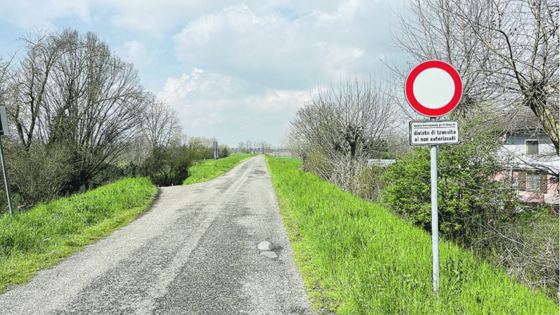 Castelvetro sistema un tratto della ciclopedonale