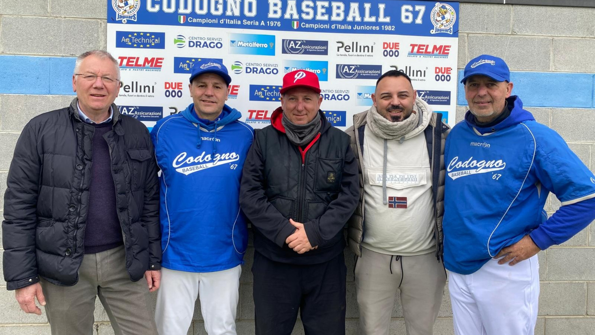 Da sinistra: Danilo Minoia (vicepresidente Piacenza), Michele Nani (allenatore Codogno), Andrea D'Auria (allenatore Piacenza), Marco Boiocchi (presidente Codogno) e Angelo Rossi (coach Codogno)