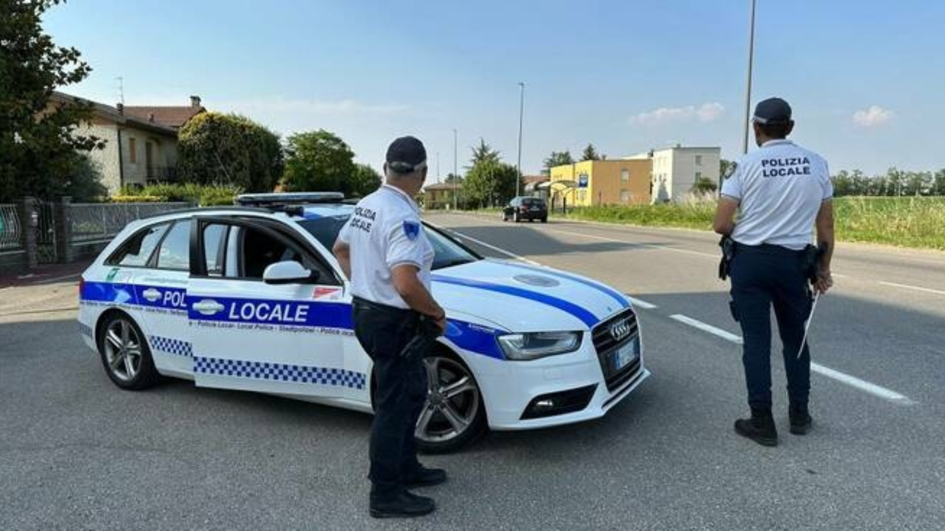 Ubriaco in scooter contro un'auto a Gariga, alcol quattro volte oltre il limite: patente ritirata