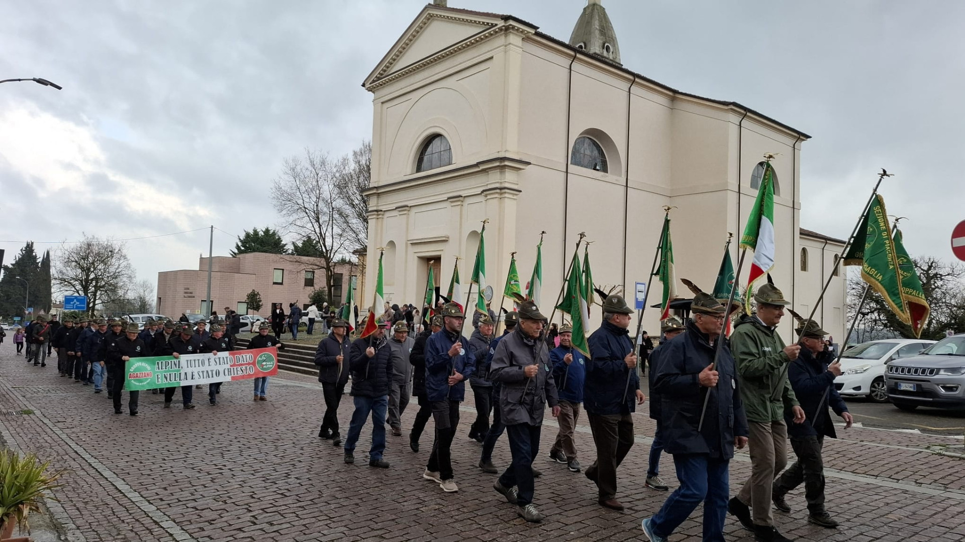 Gli Alpini durante la sfilata ad Agazzano - © Libertà/Mariangela Milani