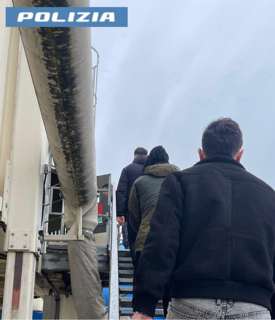 Spiccata pericolosità sociale, scarcerato e subito espulso