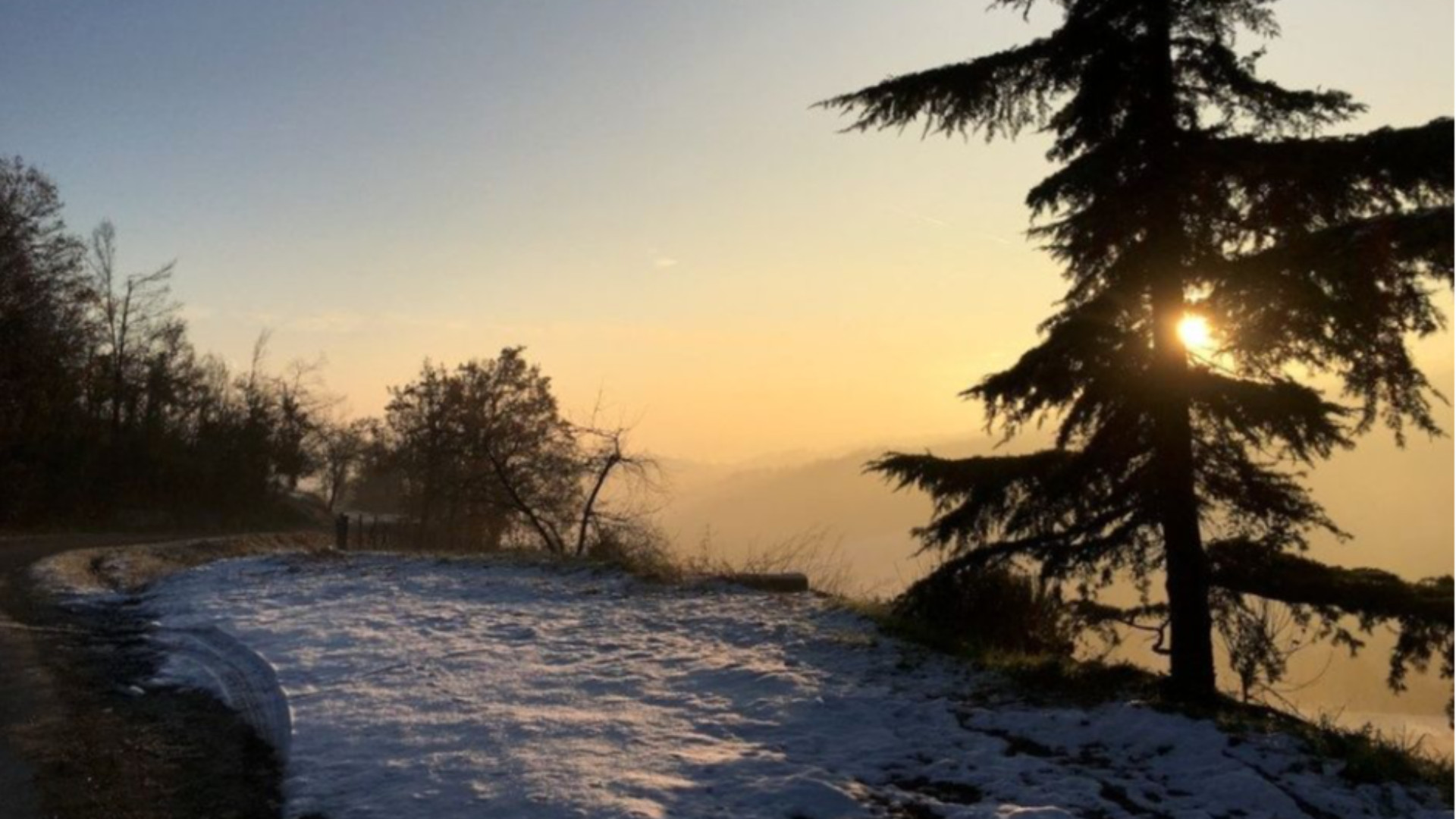 Allerta meteo, venti forti in arrivo. Neve sopra i 700 metri