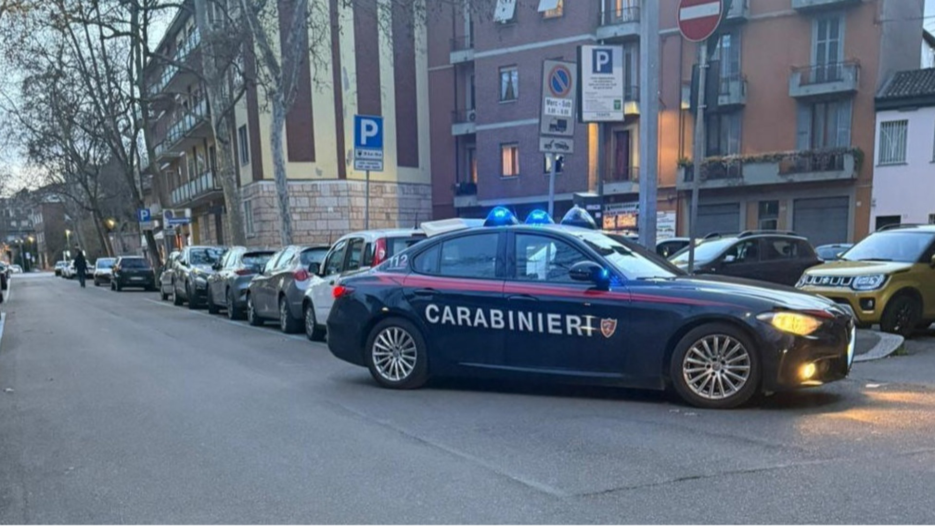 I carabinieri sul luogo dell'aggressione