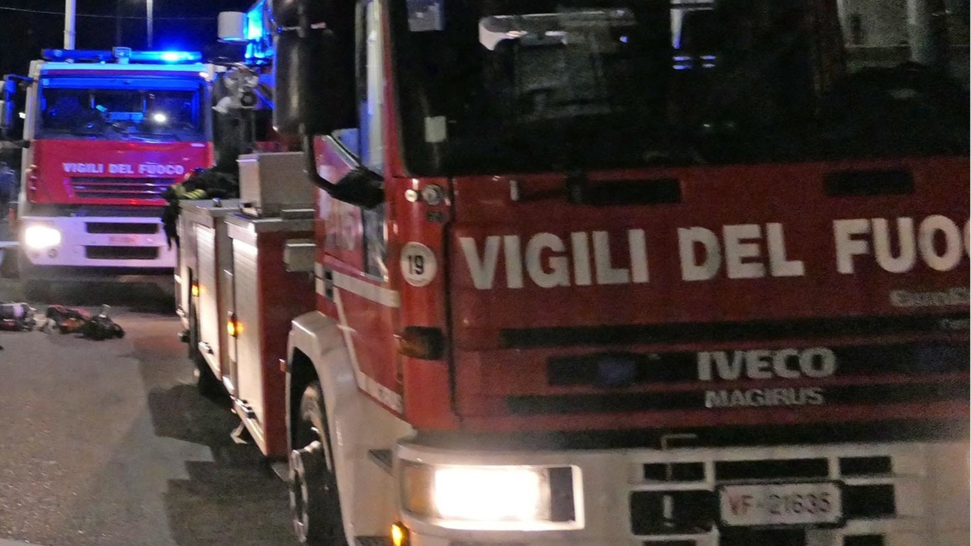 Fiamme in una villetta di San Rocco al Porto: donna soccorsa, messi in salvo 4 gatti e un cane