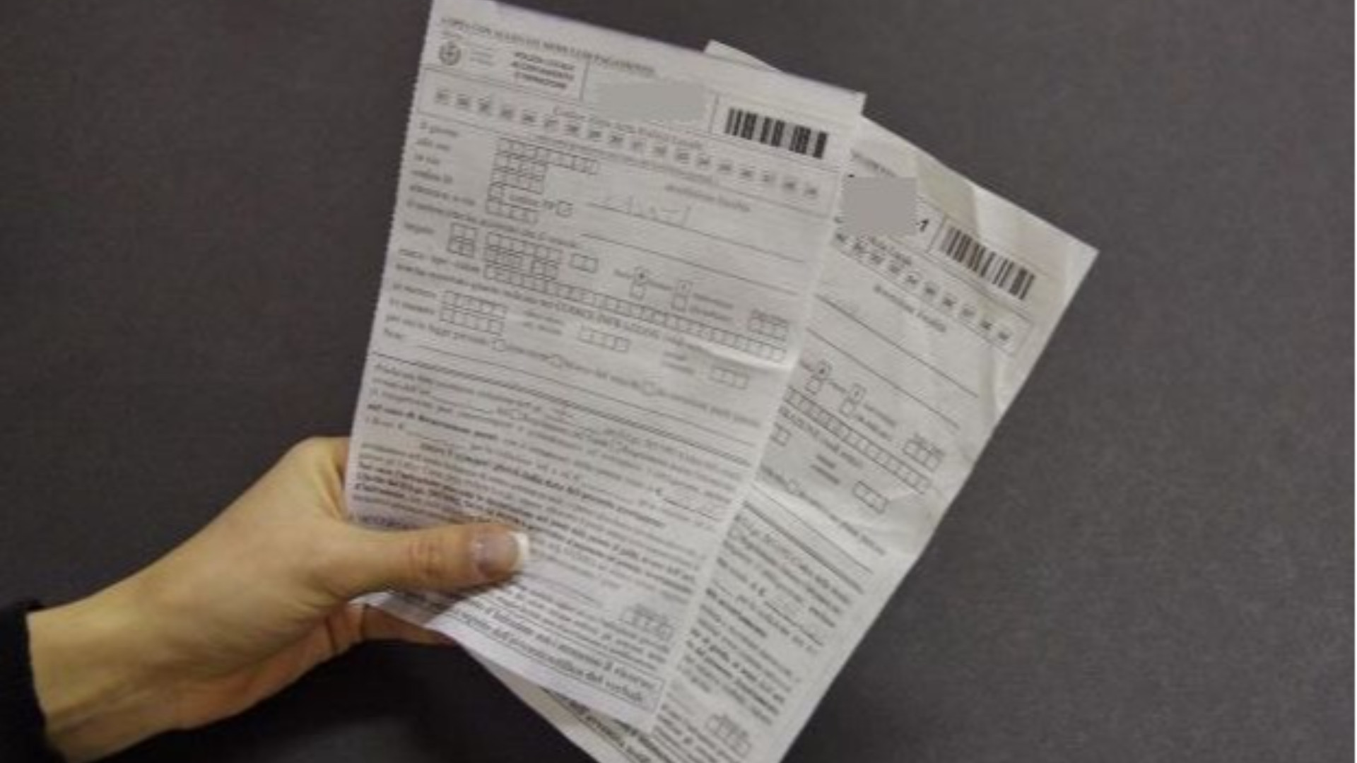 «Eccesso di velocità paghi subito la multa», ma è l’ultima truffa