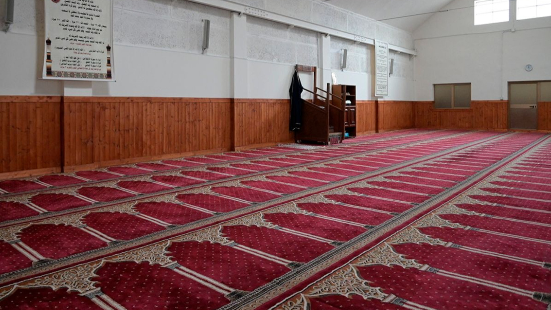 Via Mascaretti: «Immobile acquisito dal Comune se non cessano le attività di culto»