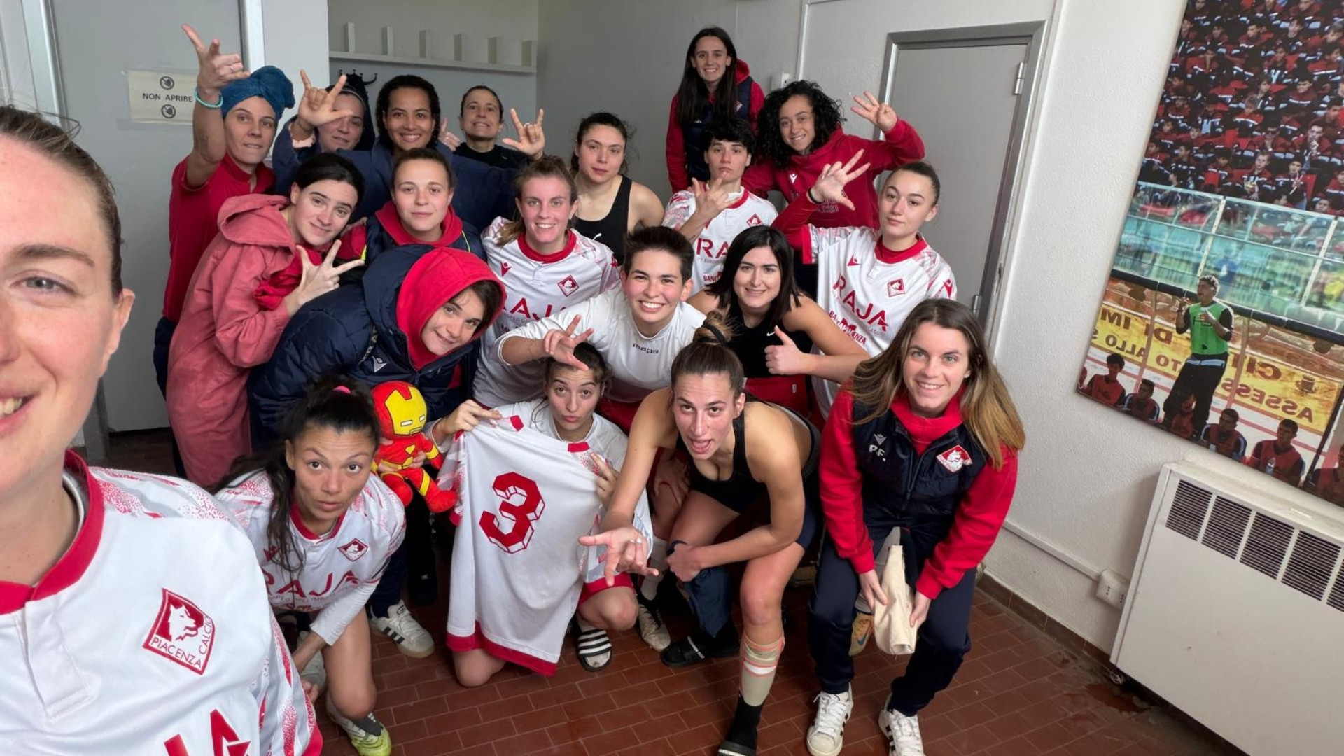 L'esultanza delle biancorosse