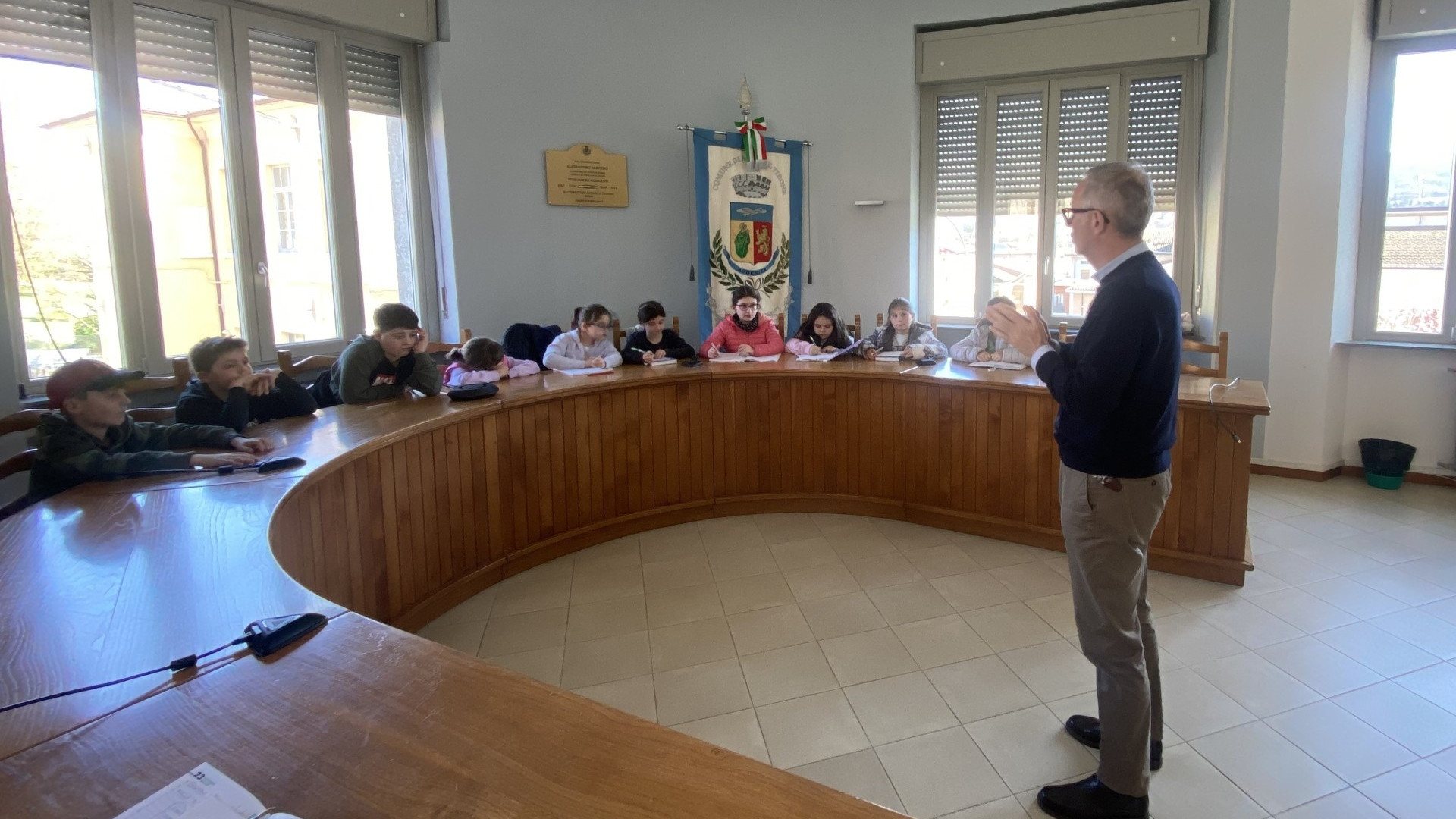 I piccoli di Trevozzo a lezione dal sindaco Franco Albertini