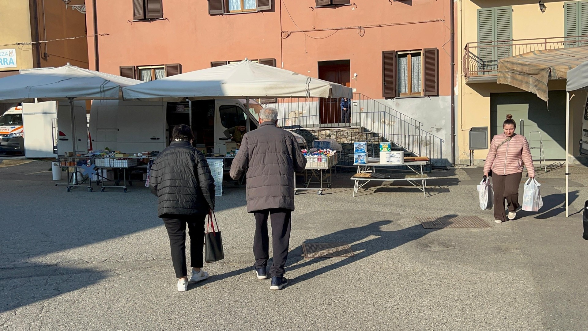 La piazza del mercato a Ferriere- © Libertà