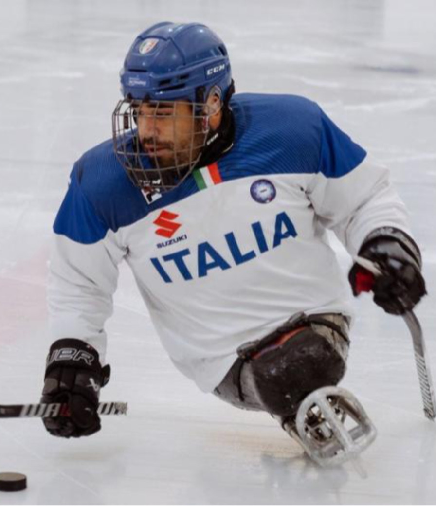 Nikko, il re del Para ice hockey vive a Calendasco, «Qui mi sento a casa»