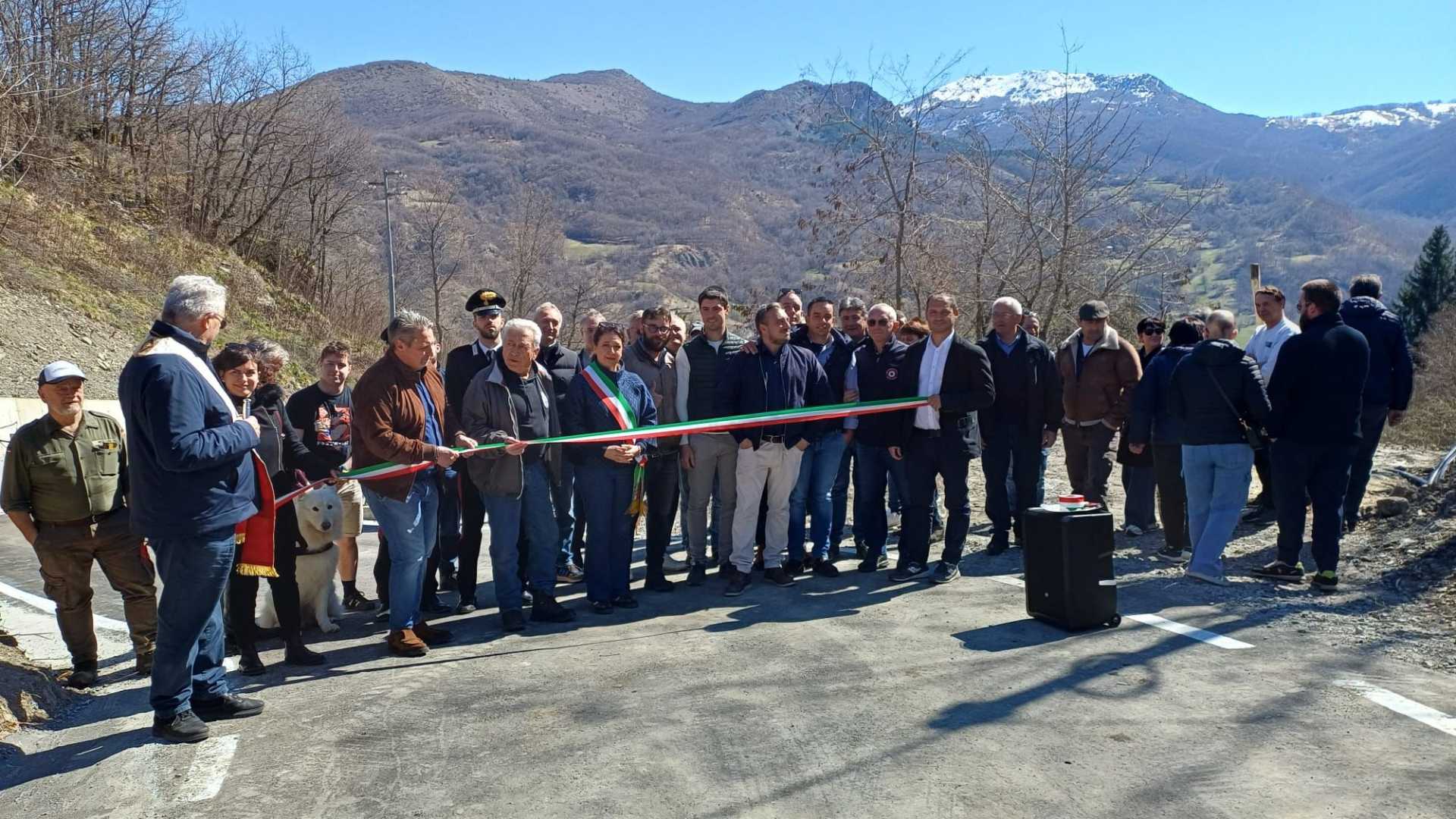 L'inaugurazione del nuovo tratto di strada, lungo 120 metri