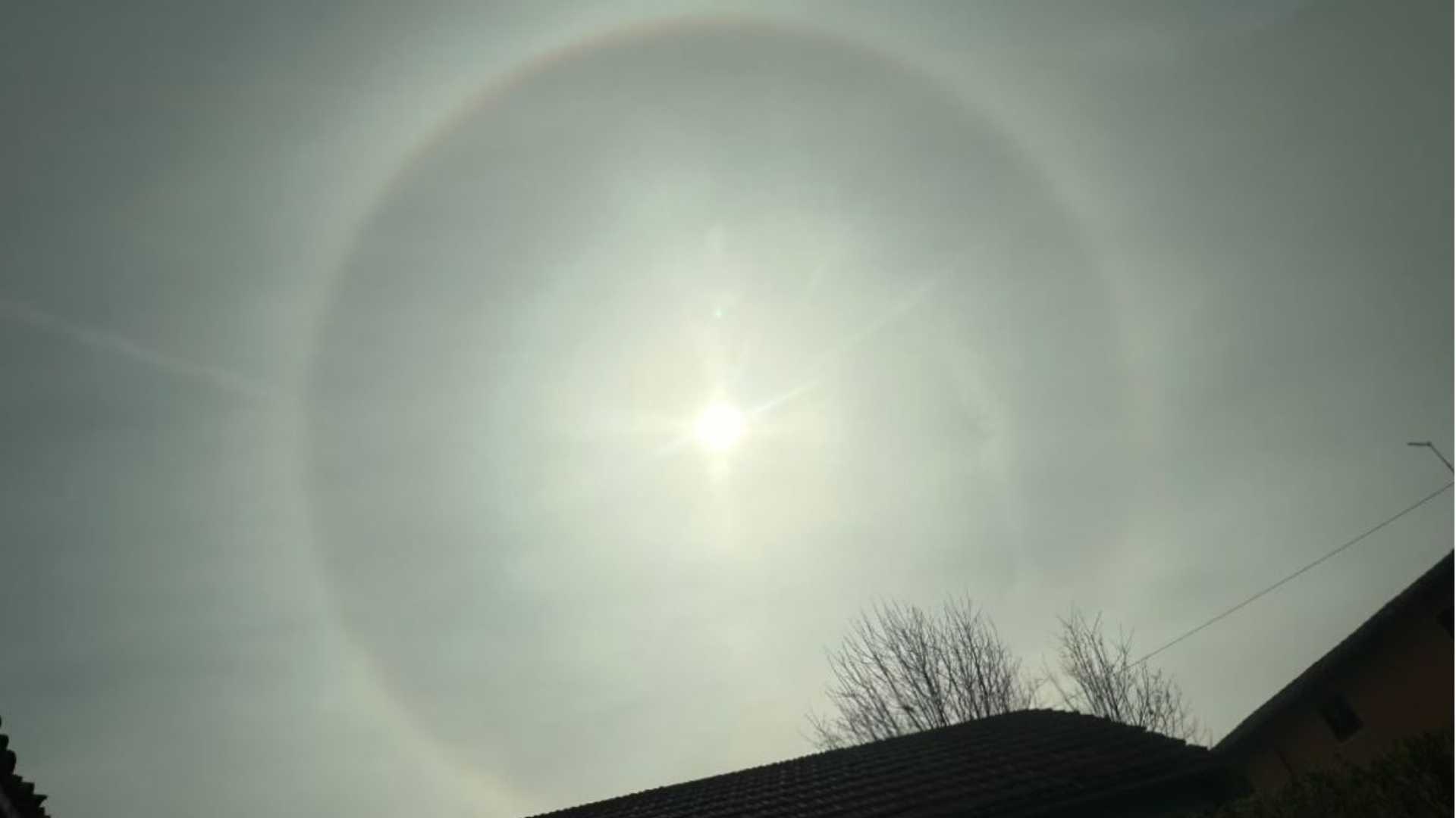 L'alone solare fotografato in mattinata a Calendasco