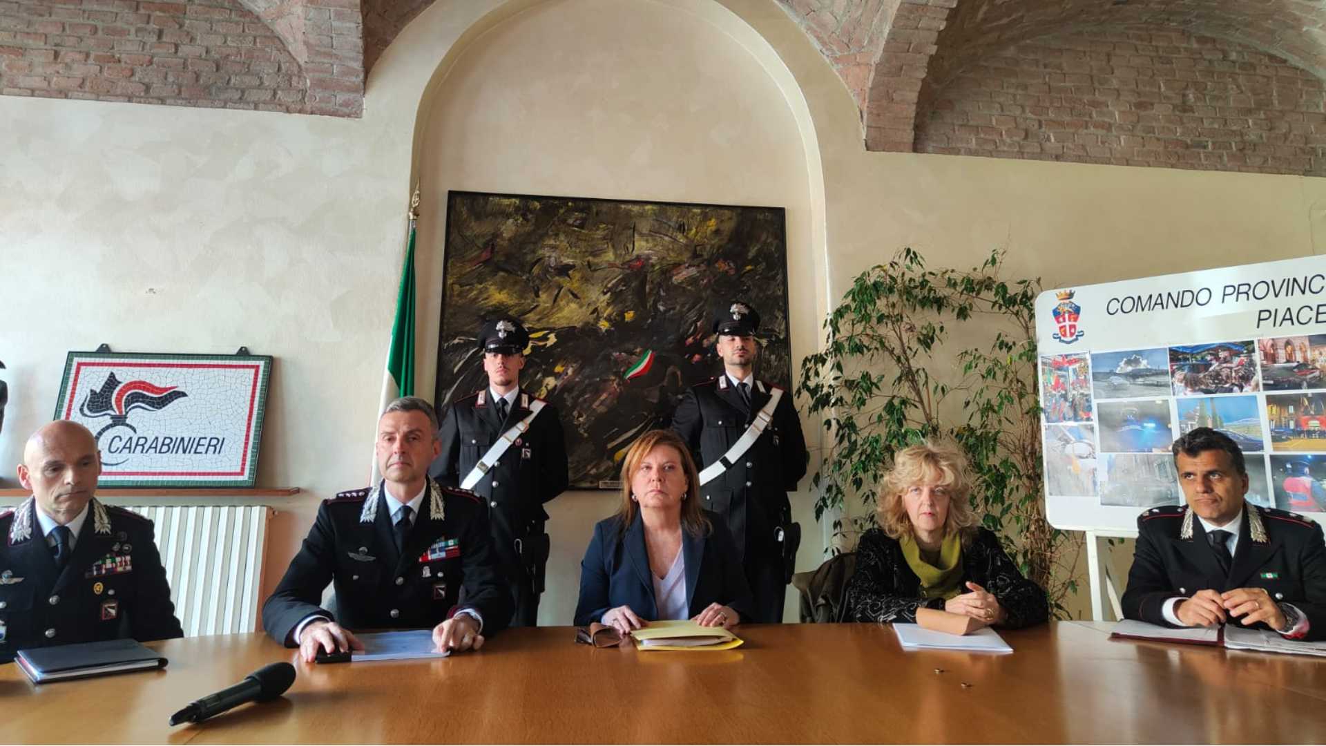 Trovato morto in casa a ottobre, arrestati moglie e figlio