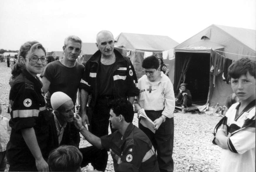 Zurla durante una missione con Croce Rossa