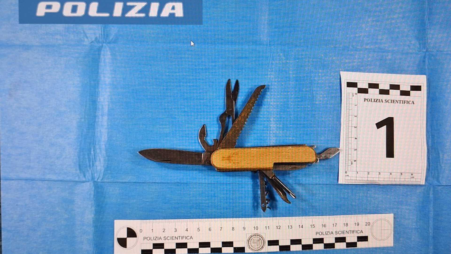 Rapina in via IV Novembre, arrestati tre giovani. Due sono minorenni