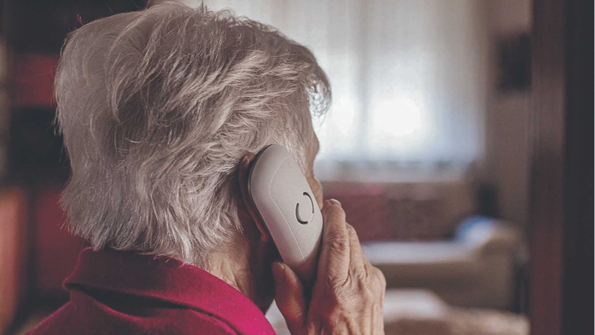 «Mamma sto morendo, aiutami» ma la pensionata evita la truffa