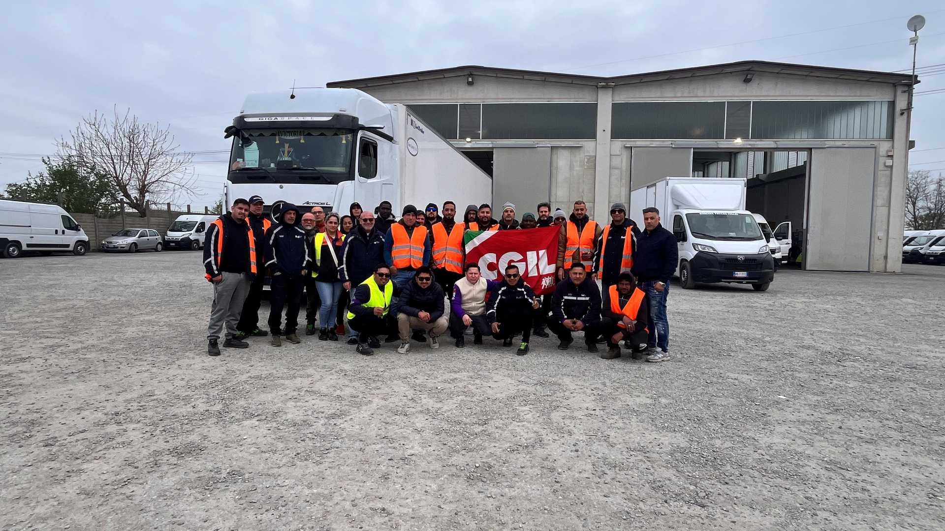 Al magazzino FedEx è sciopero per 40 lavoratori: «Chiediamo sicurezza»